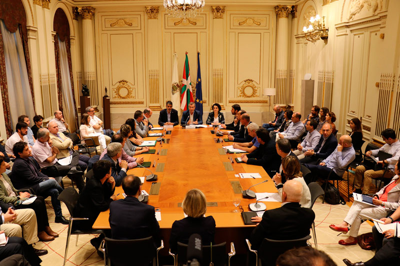 Agentzien eta aldundiaren arteko hitzarmen sinadura